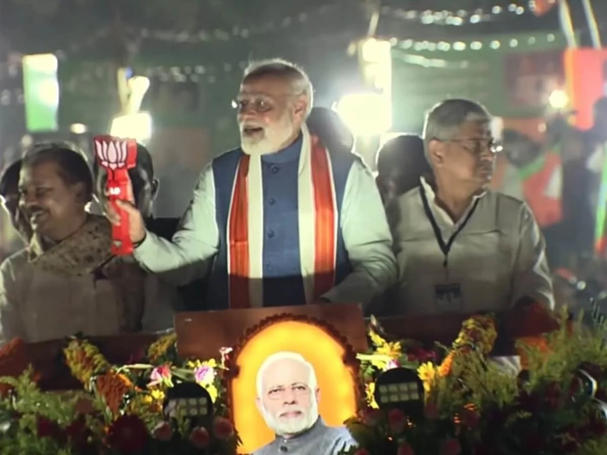 Narendra Modi arrives in Patna for roadshow