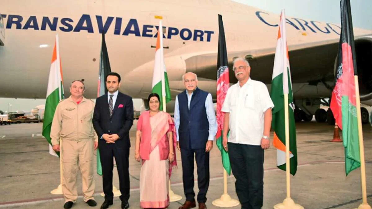 India and Afghanistan to Launch Dedicated Air-Cargo Service India and Afghanistan will soon inaugurate a dedicated air-cargo service following a visit by Afghanistan's trade minister to New Delhi. The arrangement is aimed at boosting bilateral trade, easing freight movement and facilitating smoother logistics between the two countries. Indian foreign-ministry officials confirmed that modalities are under finalisation, including designated airports, freight-handling infrastructure and customs clearances. The service is expected to benefit Afghanistan’s land-locked economy and India’s trade outreach to Central Asia. Analysts said the move could also signal India’s strategic intent to enhance its regional supply-chain presence. Customs and aviation regulators have already begun coordination to ensure seamless operations once flights begin. While timelines remain tentative, stakeholders expect the first flights within the coming quarter. The agreement also reflects deeper diplomatic engagement between the two nations, beyond traditional aid and reconstruction support. © Images used for illustrative purposes only. Copyrights belong to their respective owners.
