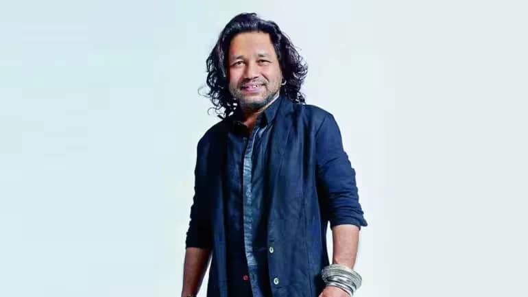 Kailash Kher Headlines Rajgir Sufi Music Festival, Enthralling Audiences in Bihar